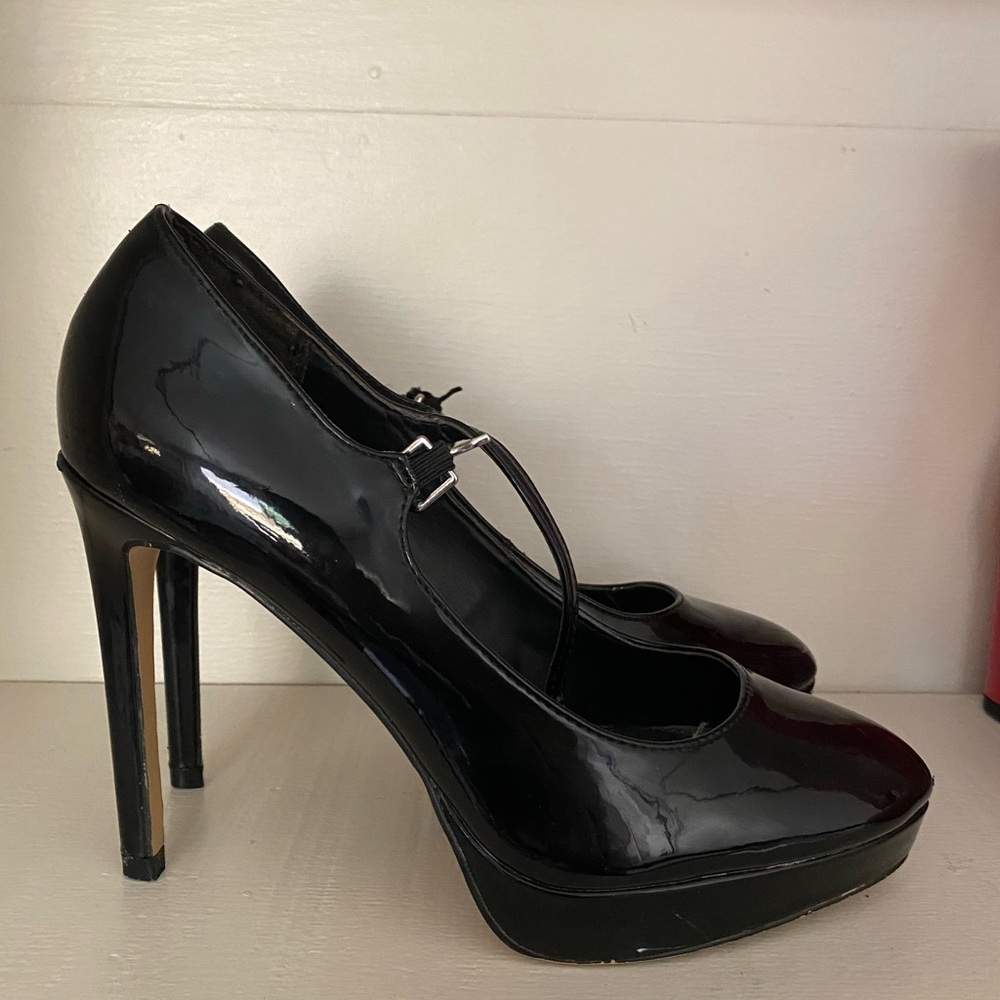Forever 21 Black Glossy Heels